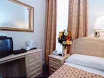 Fairway Hotel